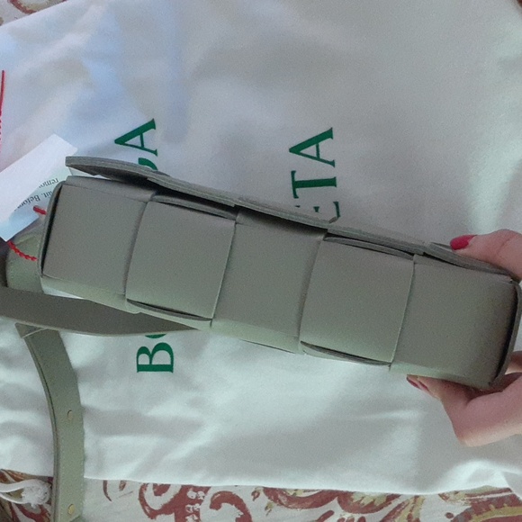 Bottega Veneta Crossbody Bag - Picture 5 of 9